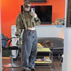 Meet your Posher, Leah